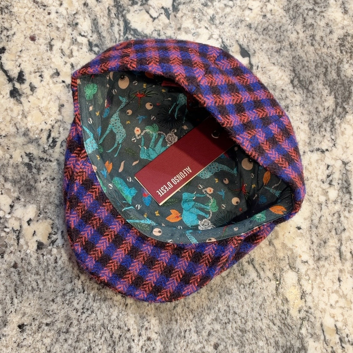 Printed interior lining of Alfonso d’Este Rudy flat cap