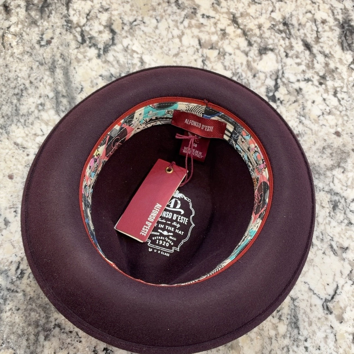 Interior of Alfonso D’Este Tino crushable wool hat 48974 with colorful inner band