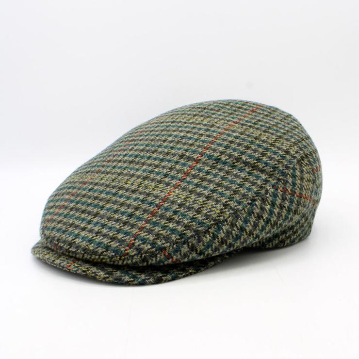 The "Holiday Houndstooth" Flat Cap by Hologramme Paris