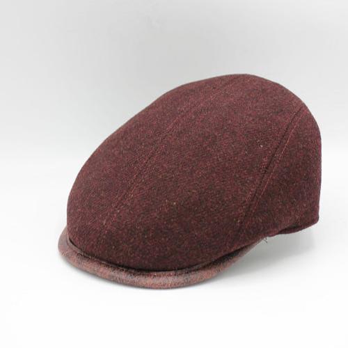 The "First Class Burgundy" Flat Cap by Hologramme Paris