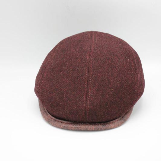 The "First Class Burgundy" Flat Cap by Hologramme Paris