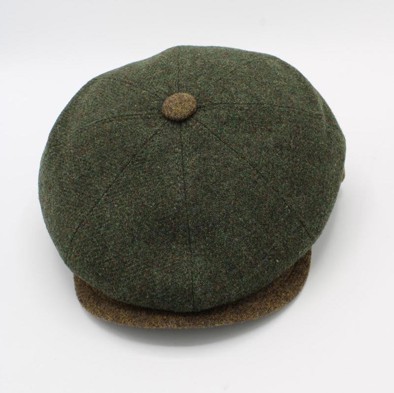 The "First Class Green" Newsboy Cap by Hologramme Paris
