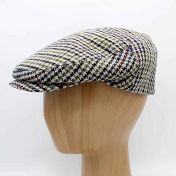 The "Winter Houndstooth" Flat Cap by Hologramme Paris