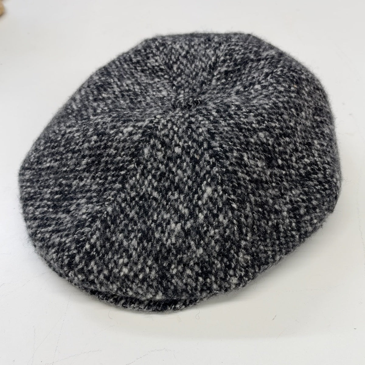 Alfonso d’Este Shelby 24732 charcoal and gray virgin wool newsboy cap