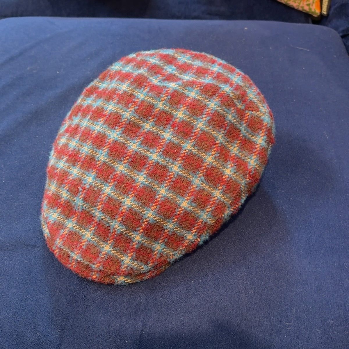 Alfonso d’Este 28765 rust-red and turquoise plaid Rudy flat cap