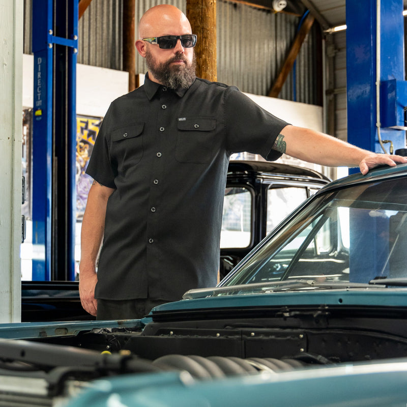 Hales Blue Collar Short Sleeve Shirt in Black