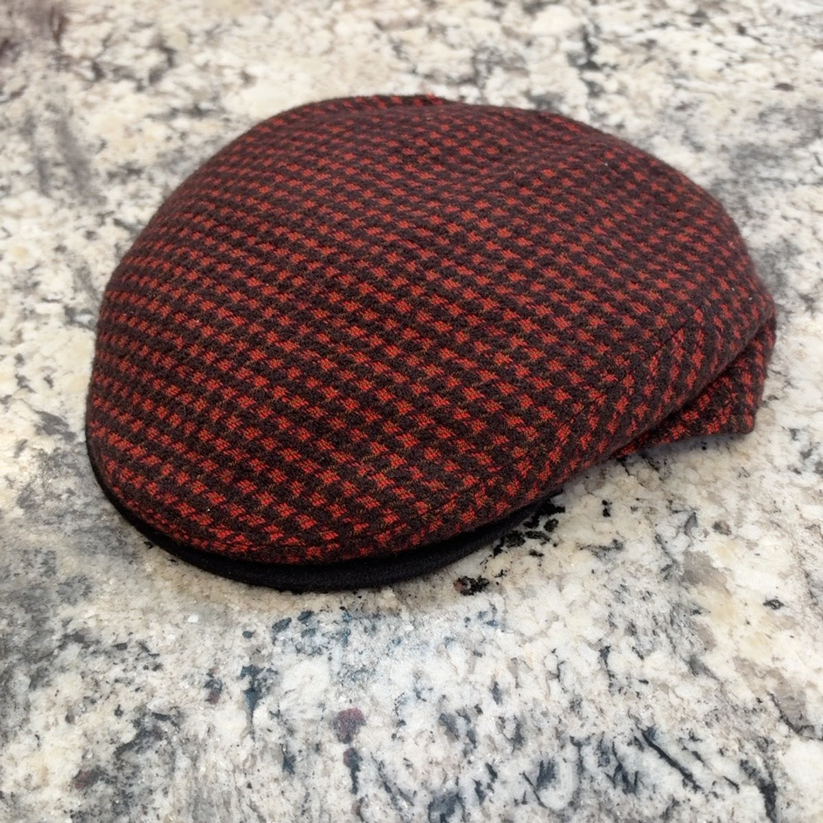 Red and black check Bristol flat cap 47530