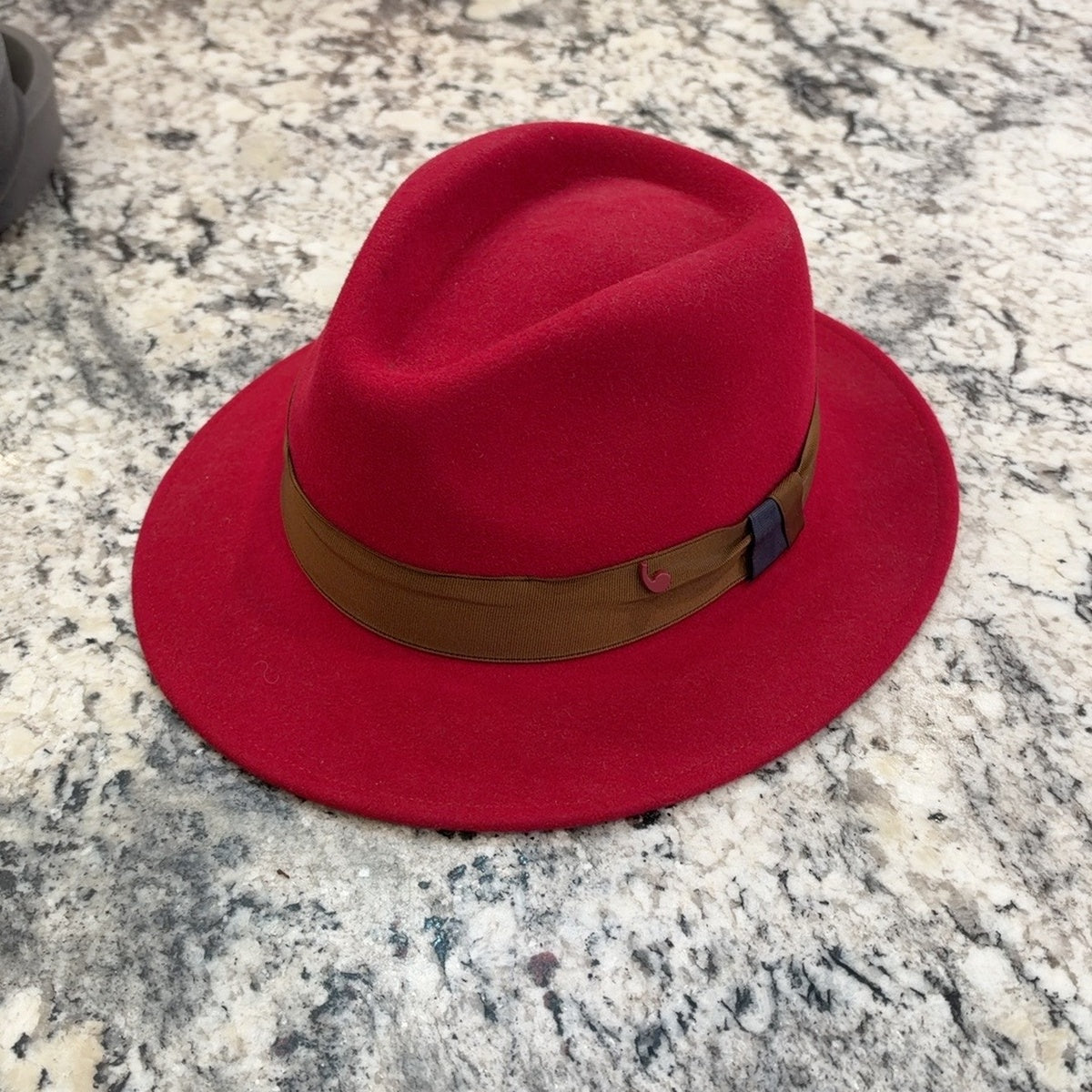 Alfonso D’Este red wool felt fedora 47824 with brown grosgrain ribbon