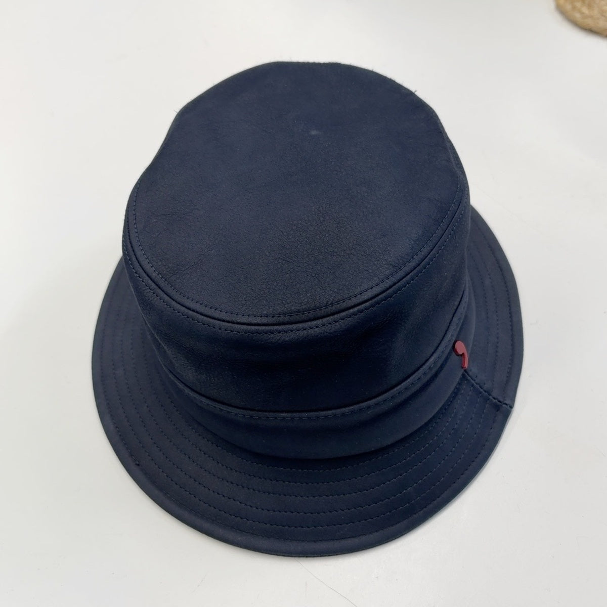 Alfonso d'Este 47895 navy blue leather Max bucket hat