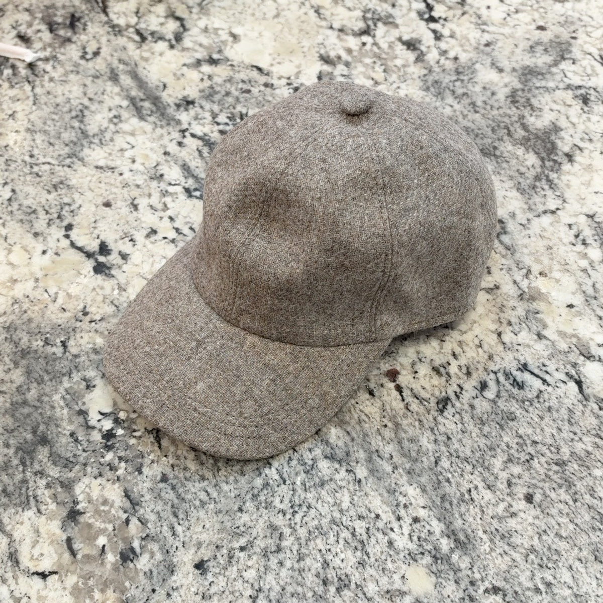 Alfonso d’Este taupe Abraham Moon virgin wool baseball cap 48190 – angled view