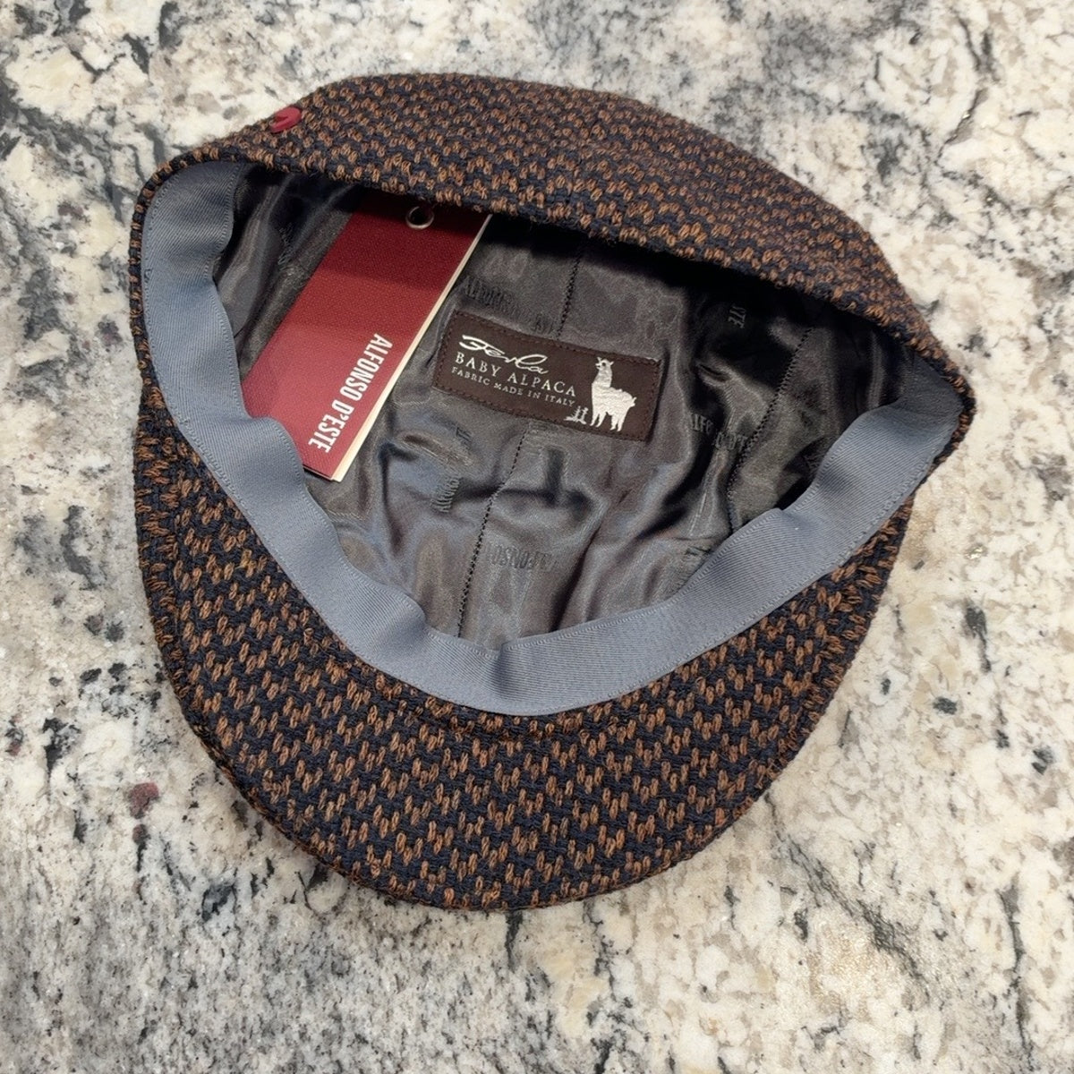 Alfonso d’Este Hannover cap 52493 showing dark lining and Ferla baby alpaca label
