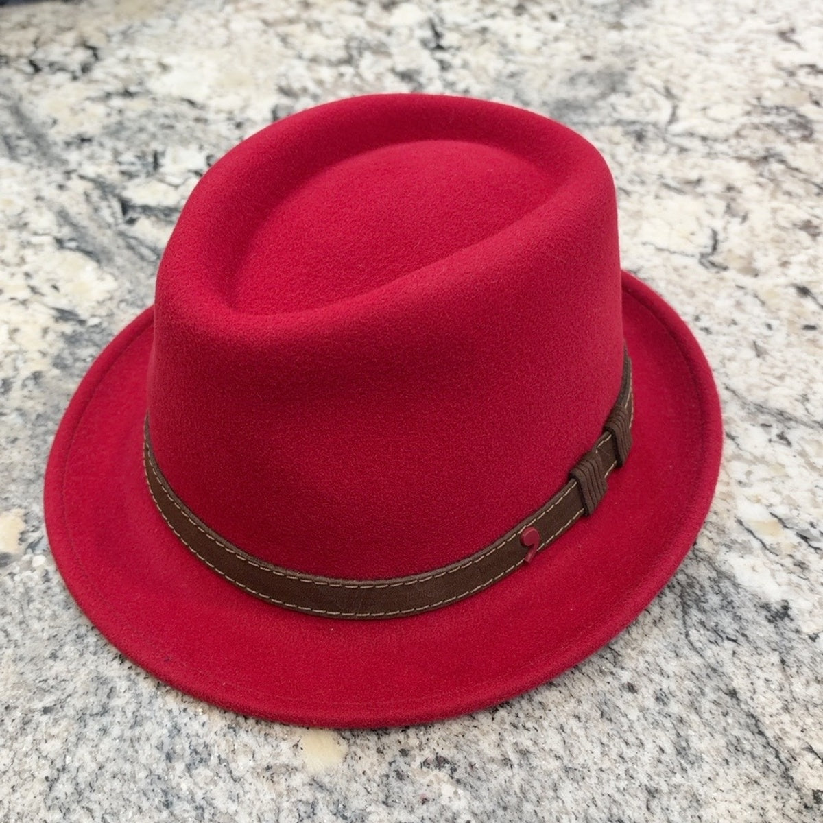 Alfonso D'Este red Atlanta crushable wool fedora 52821 with brown leather band