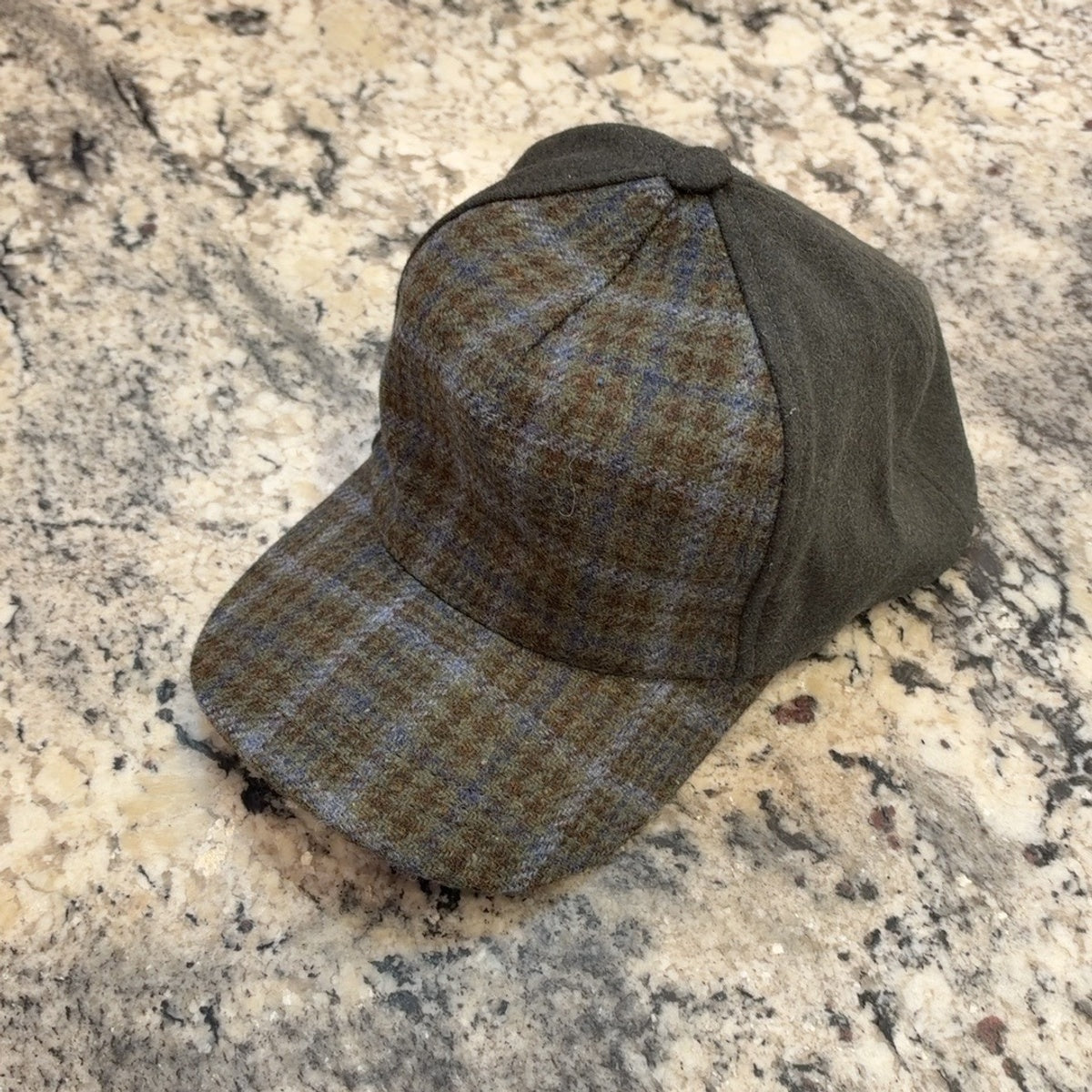 Alfonso d’Este 52898 olive and blue plaid snapback Trucker cap