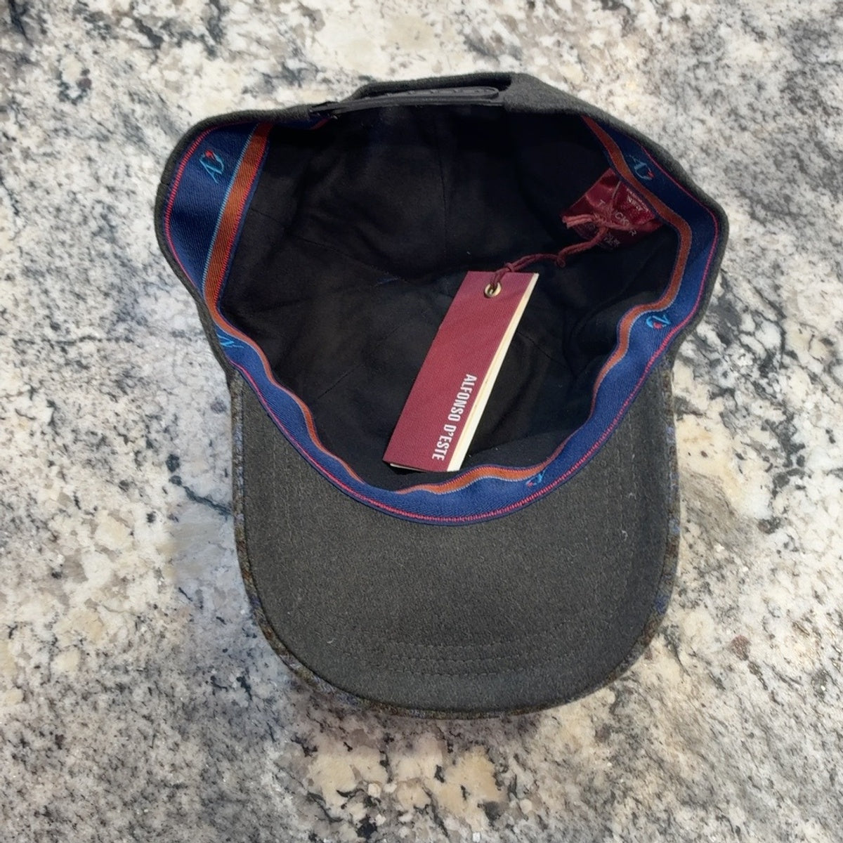 52898 interior with snapback closure and branded sweatband