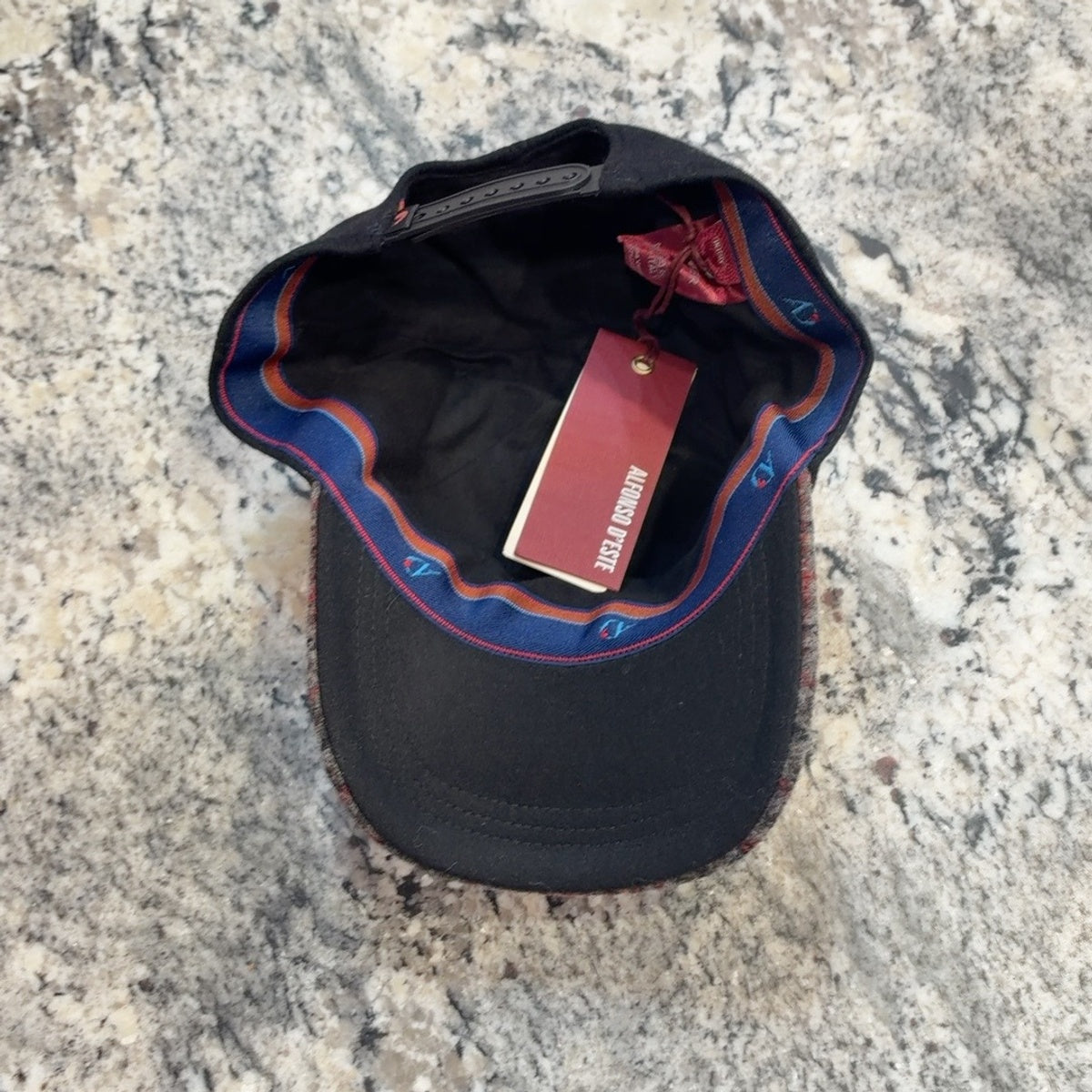 53194 interior showing adjustable snapback and branded sweatband