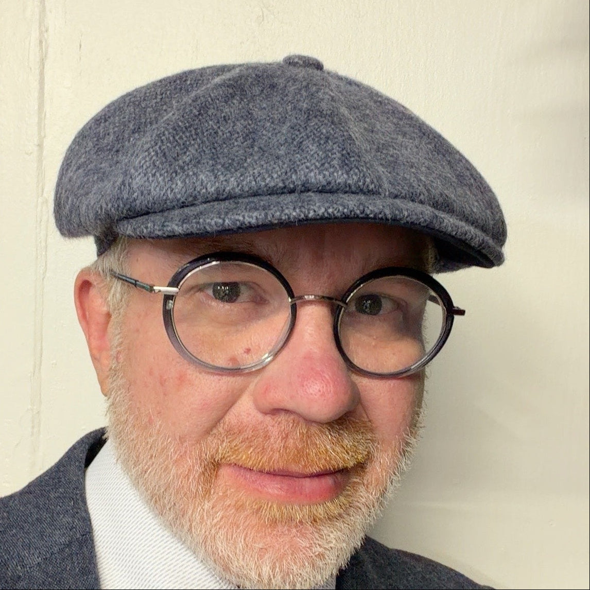 Alfonso d’Este Kyoto blue virgin wool newsboy cap 54197 worn on a model
