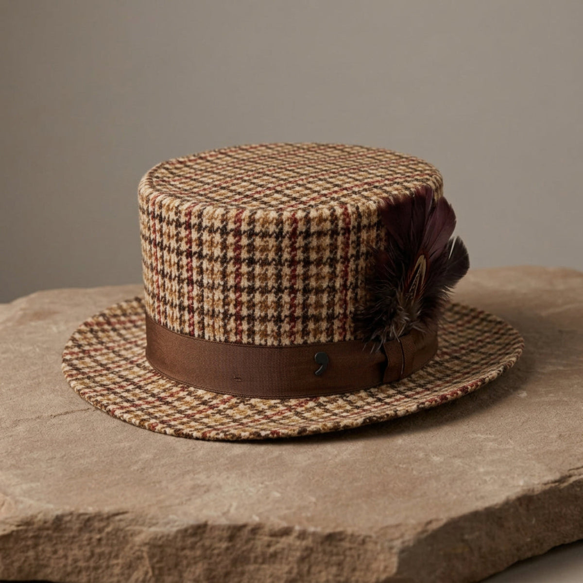 Alfonso d’Este Cilindro cotton check top hat with brown ribbon and feather 54968