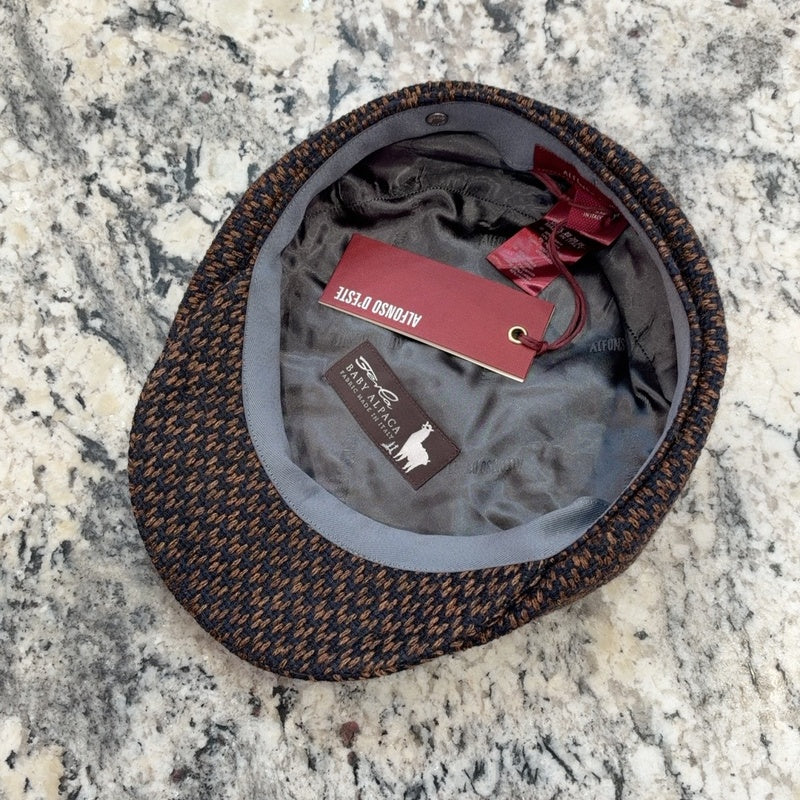 Lining and Ferla baby alpaca label inside Alfonso d’Este Kyoto cap 55133