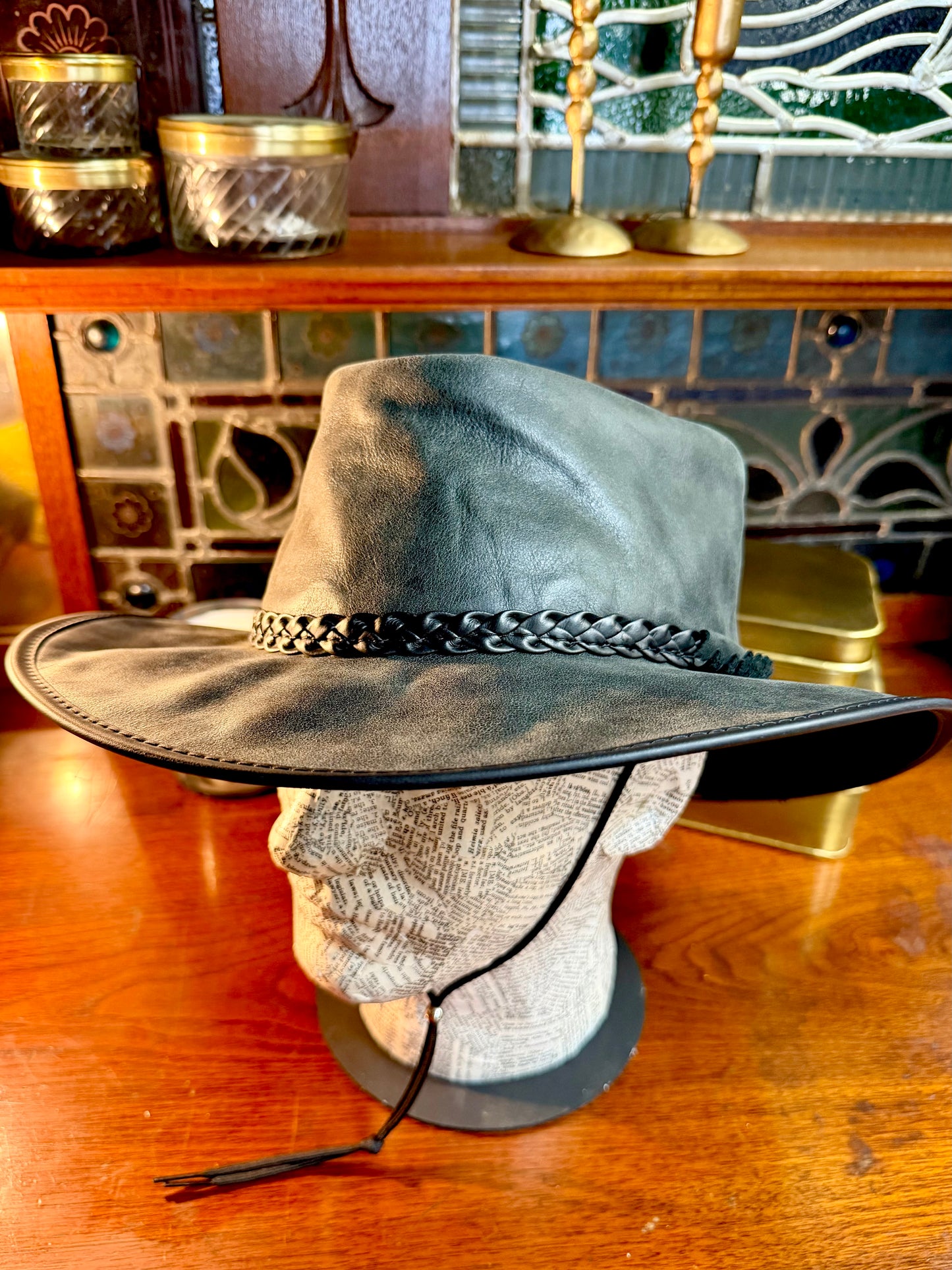 Crushable Leather Outback Hat in Black