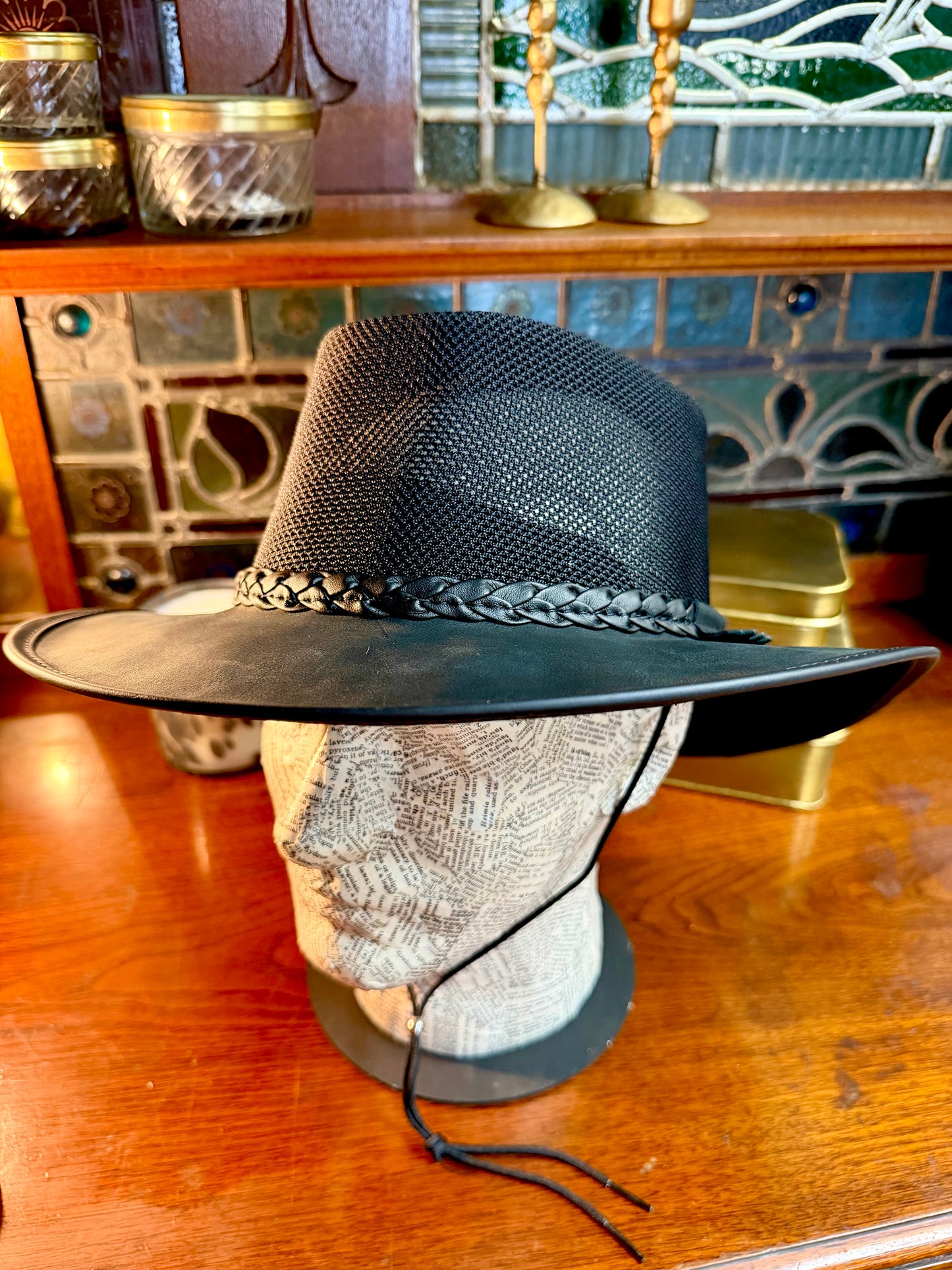 Suede Mesh Breeze Hat in Black