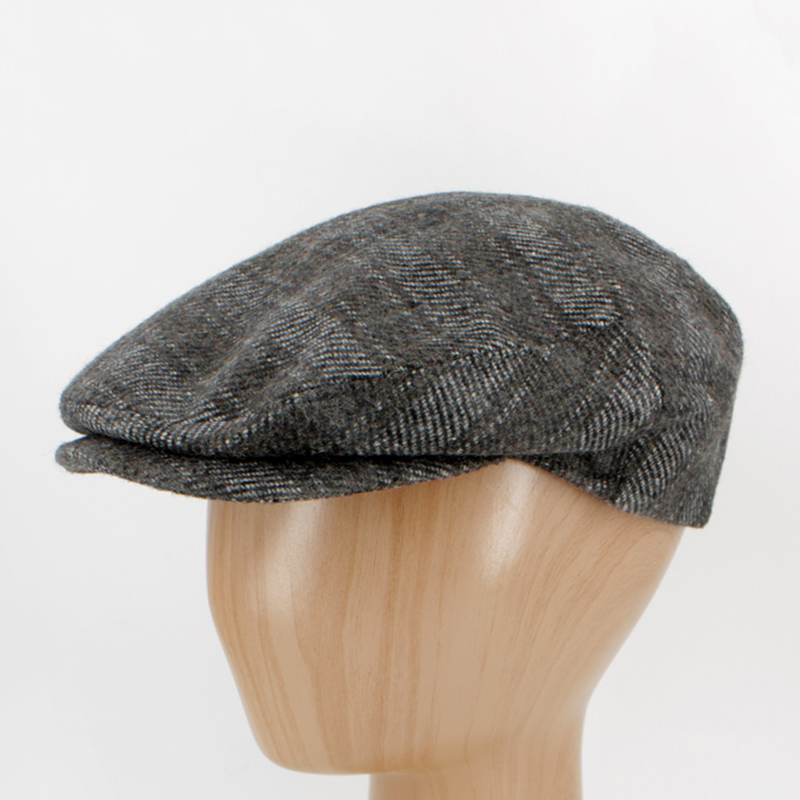 The Duke – Charcoal Plaid Flat Cap by Hologramme Paris – on mannequin