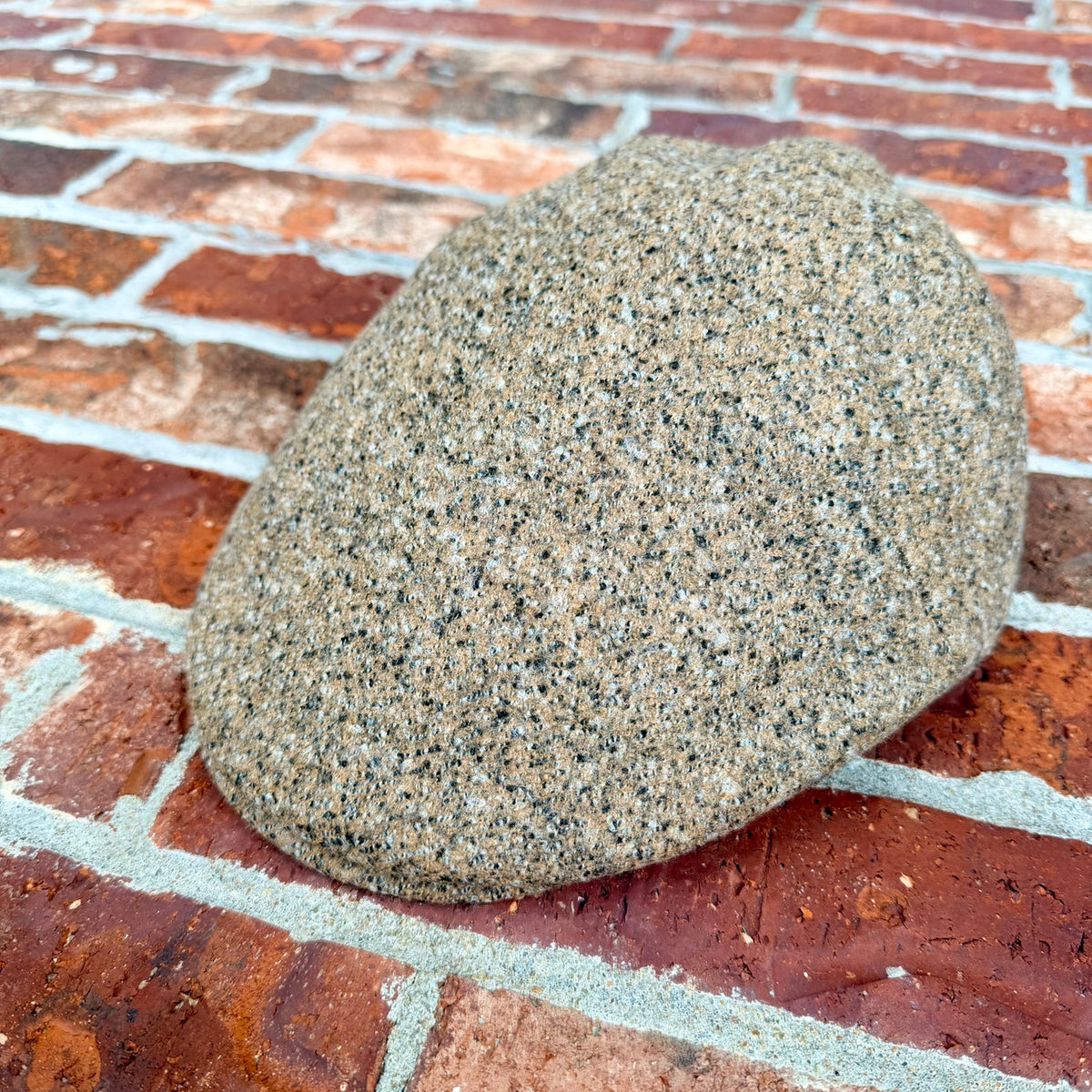 Three-quarter product view of the Masterpiece da Vinci Flat Cap by FunkyBrims in flecked fabric.