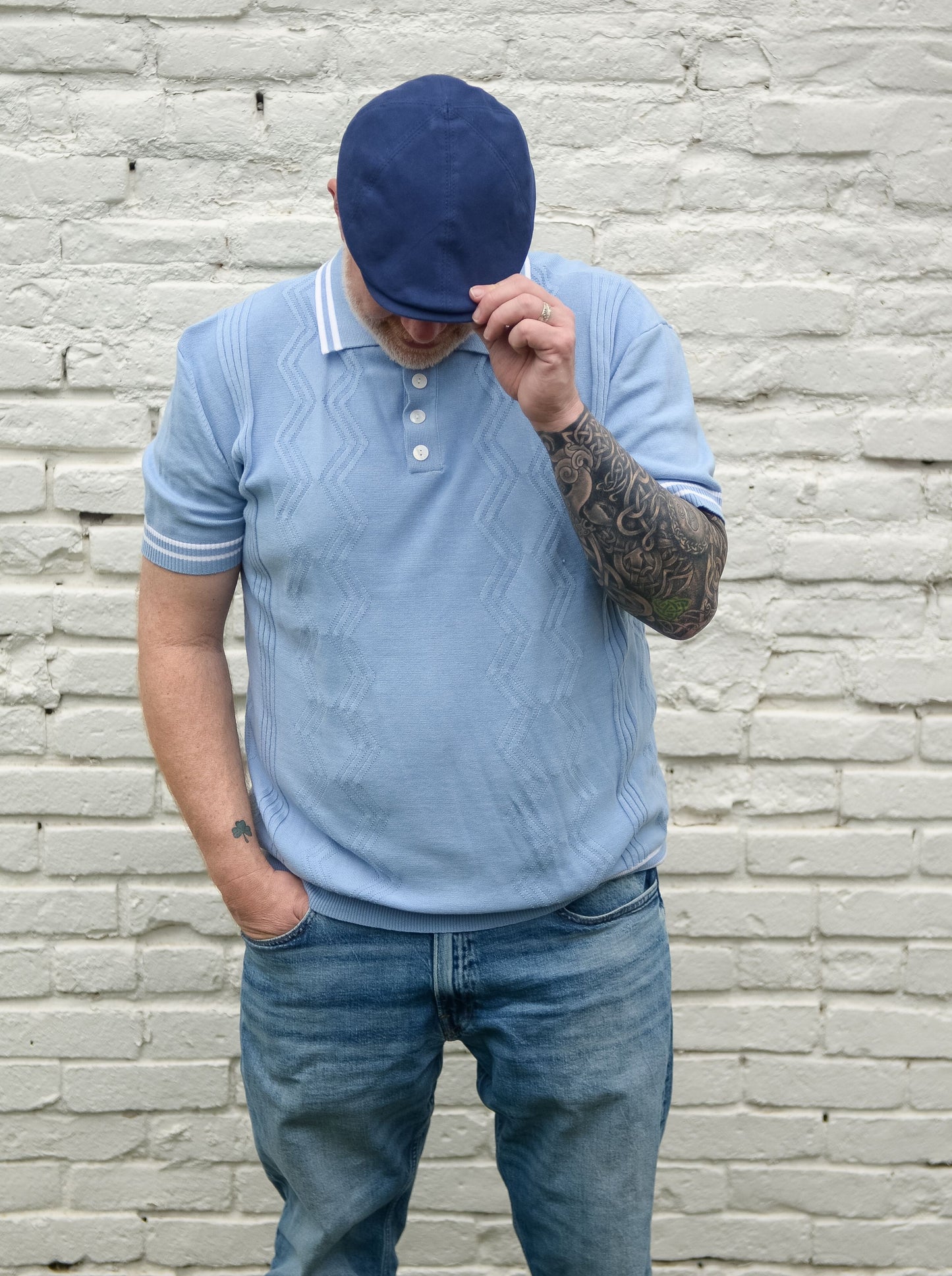 The "Contour" Bold Blue Flat Cap by Hologramme Paris